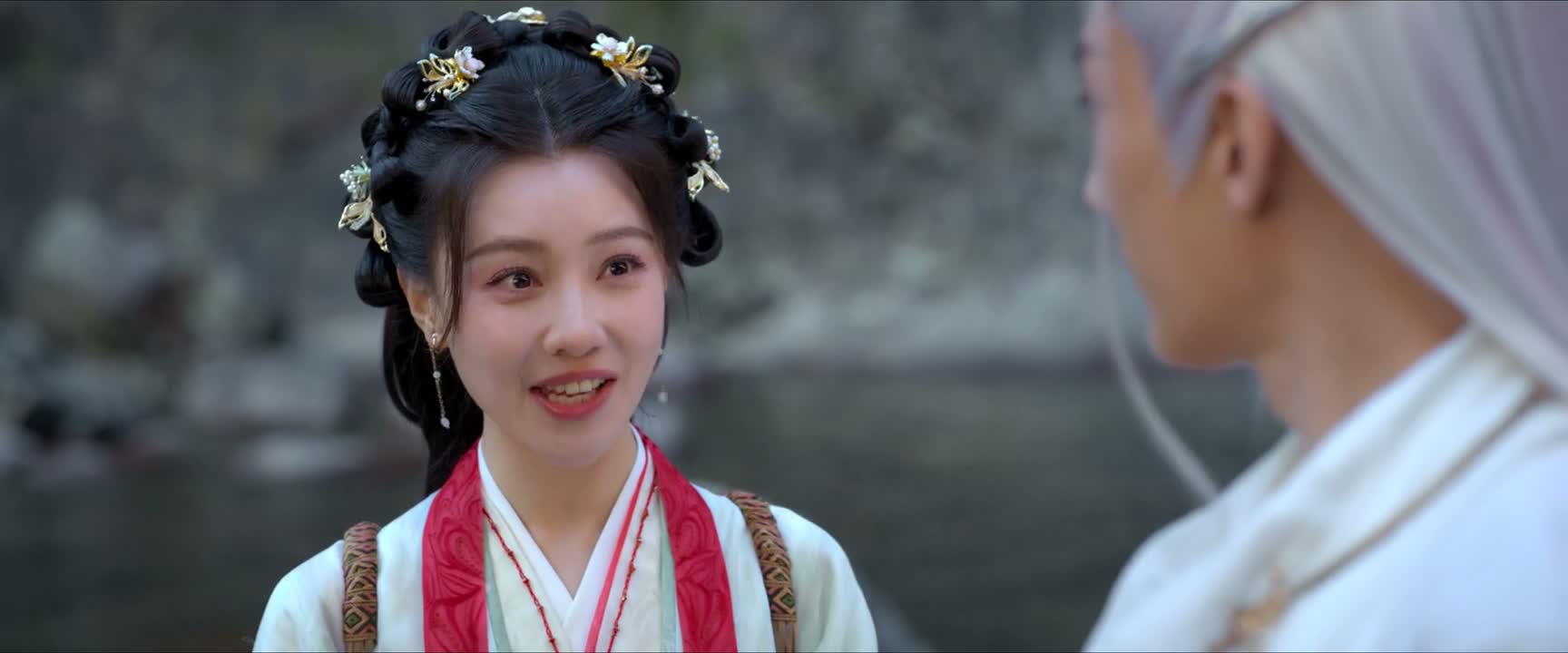 还有你脖子上的金环