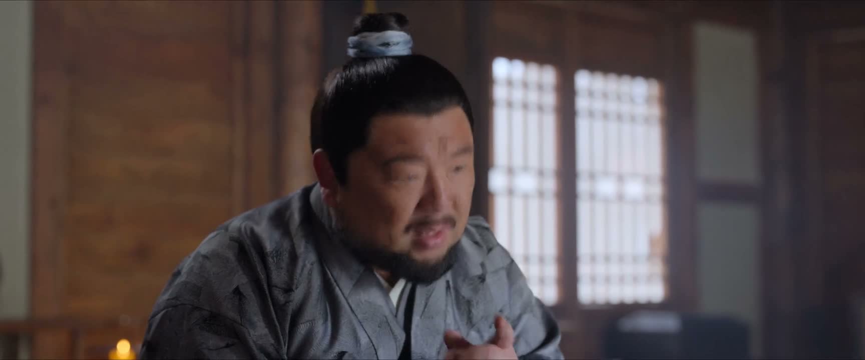 看身形是很相似