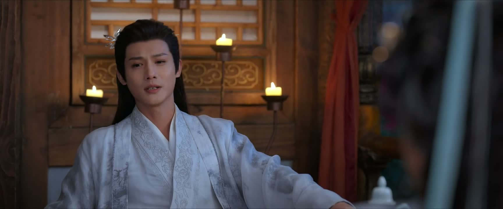 他除了英俊 帅气