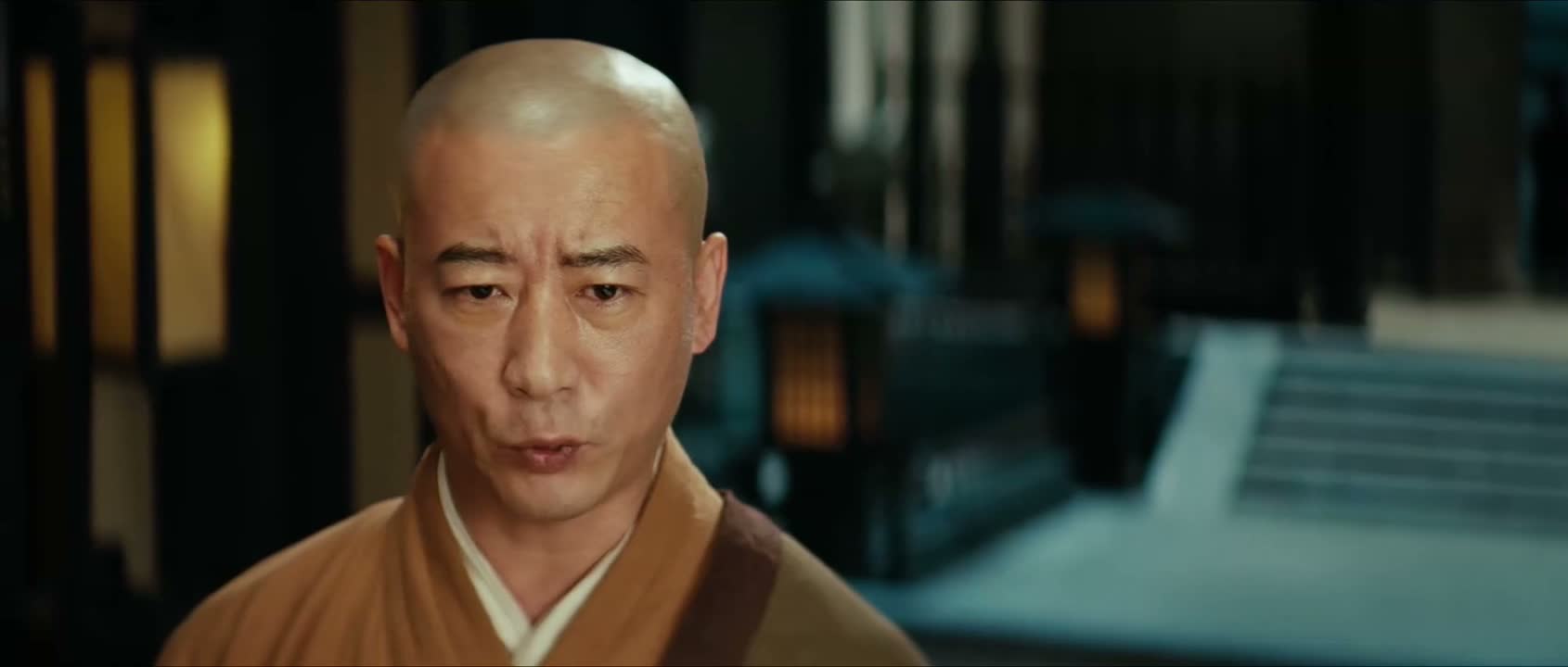 他不仅抢了白芷的荷包