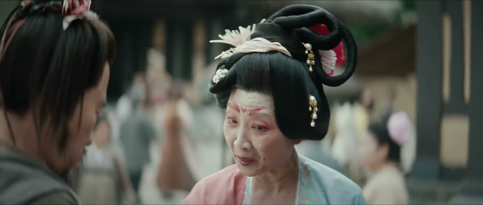 她喜欢黑色
