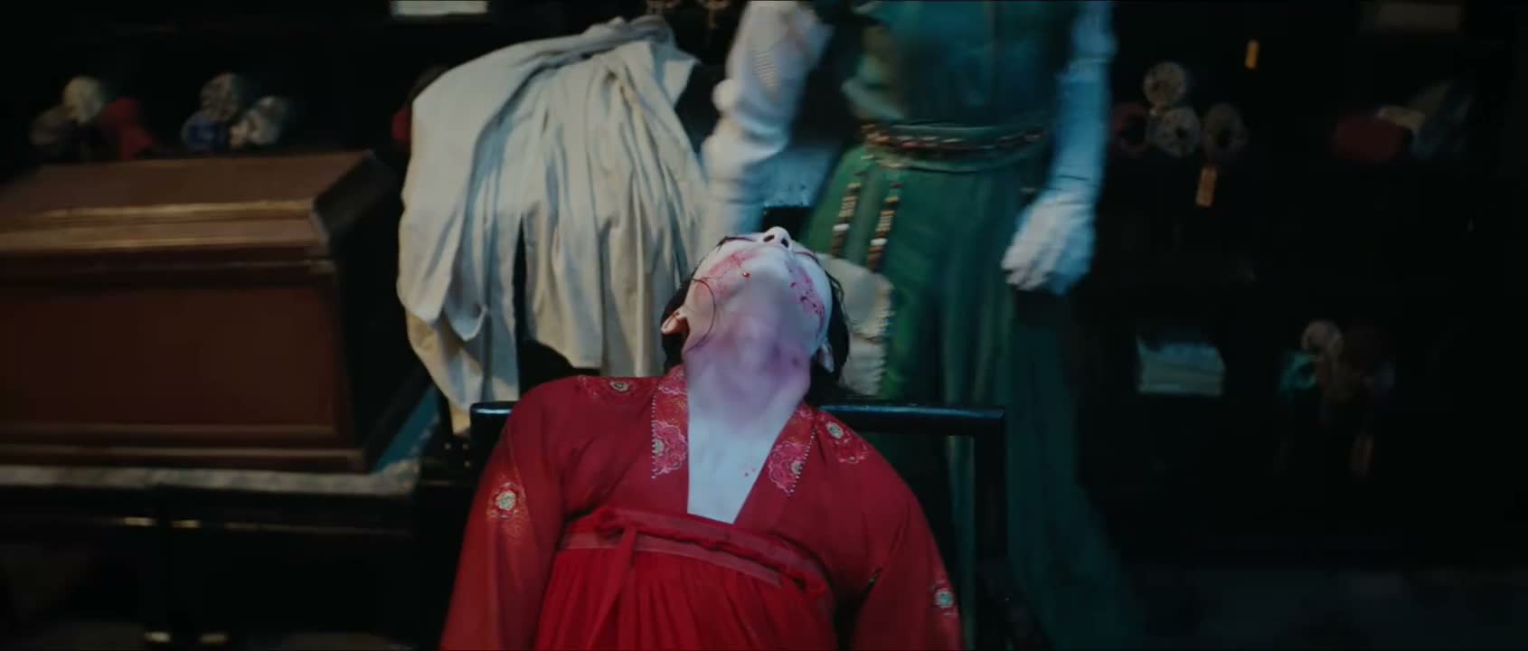 与之前三位女子死法一致