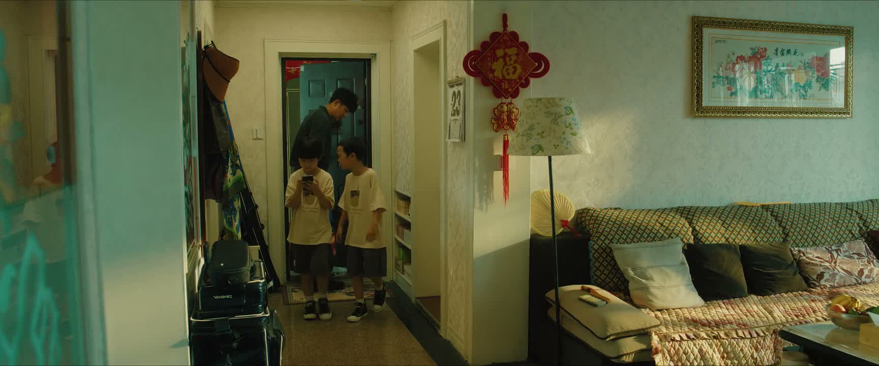 把鞋脱了 你看你看
