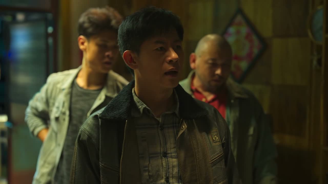 他先动的手 问你们了吗