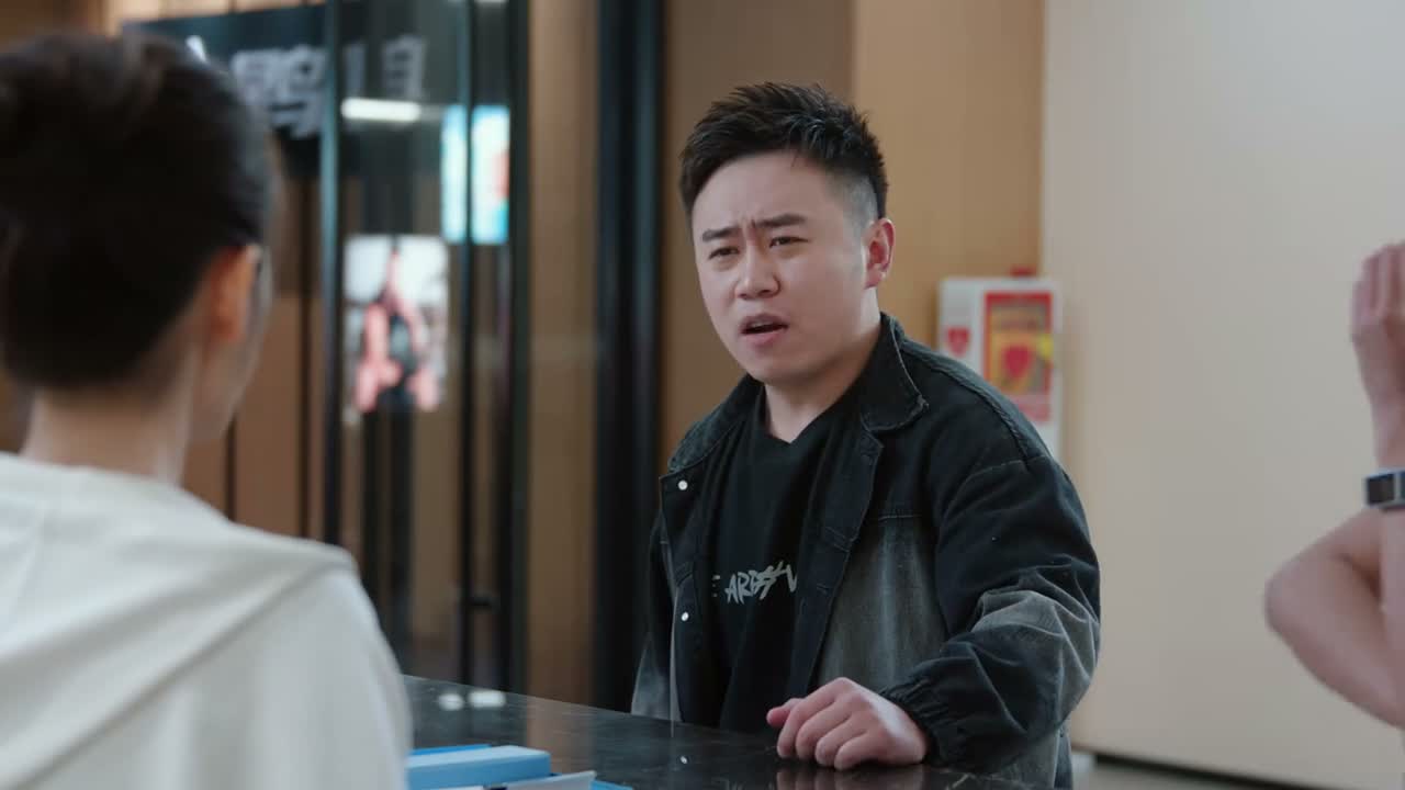 不还是不让人办吗 你们这么大个健身房
