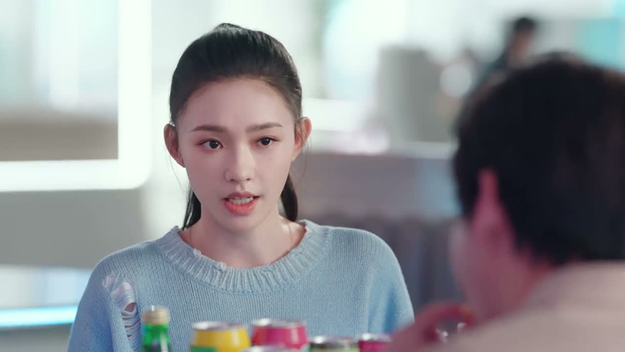 裴总的心情看起来不错呀