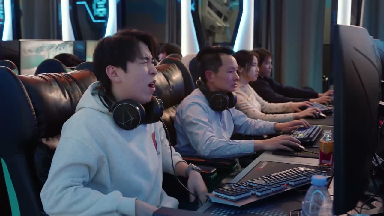 我玩游戏凭什么还要背诗啊