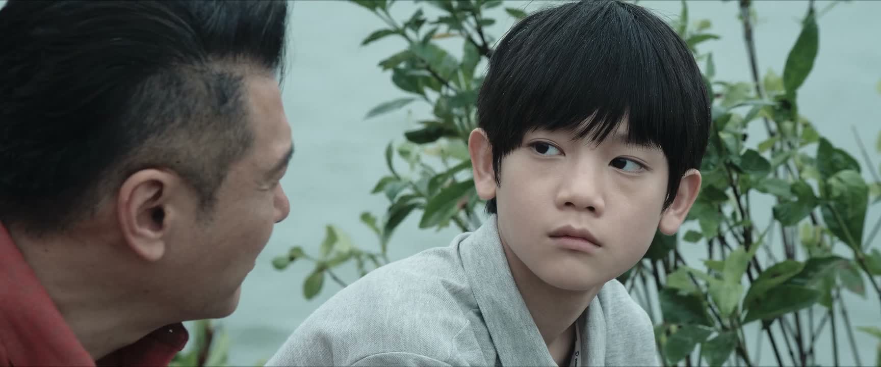 别老是一个人闷在家里看书了 好不好