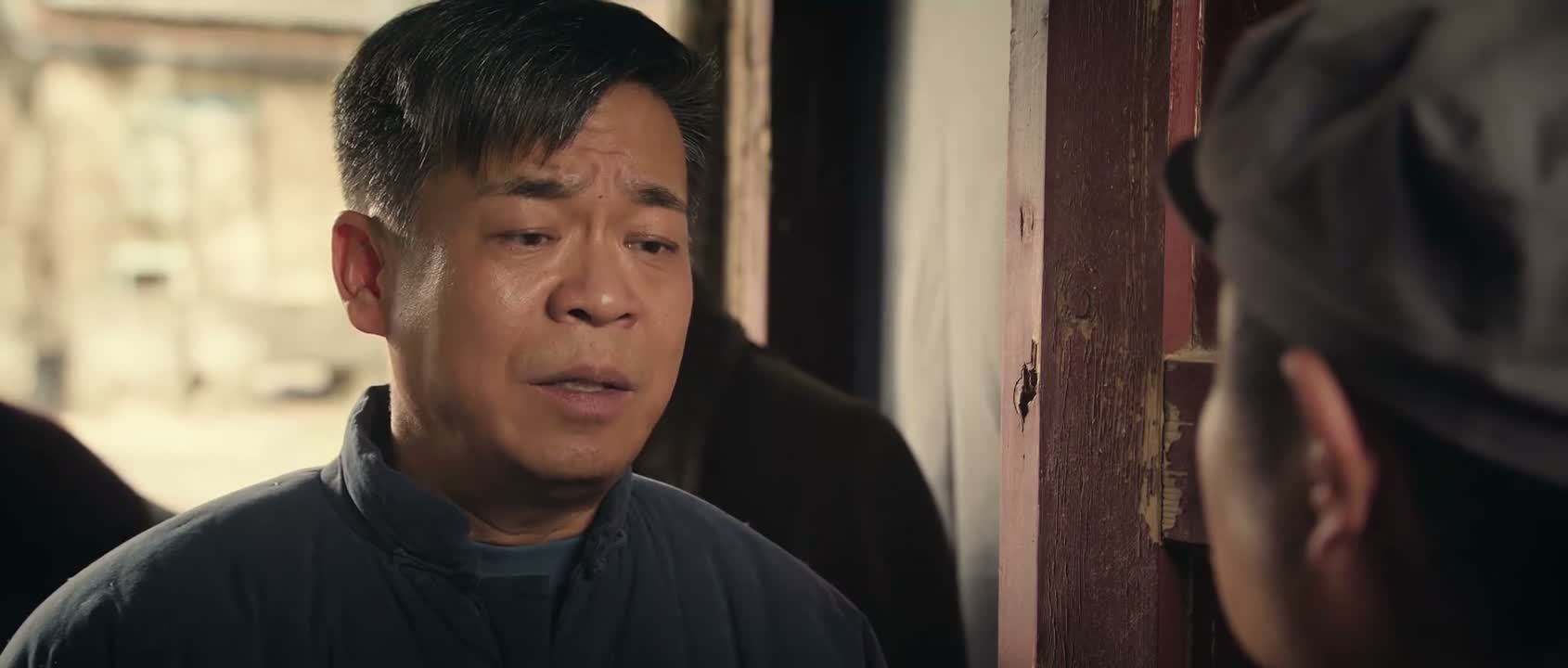 牙还会咬舌头呢嘛