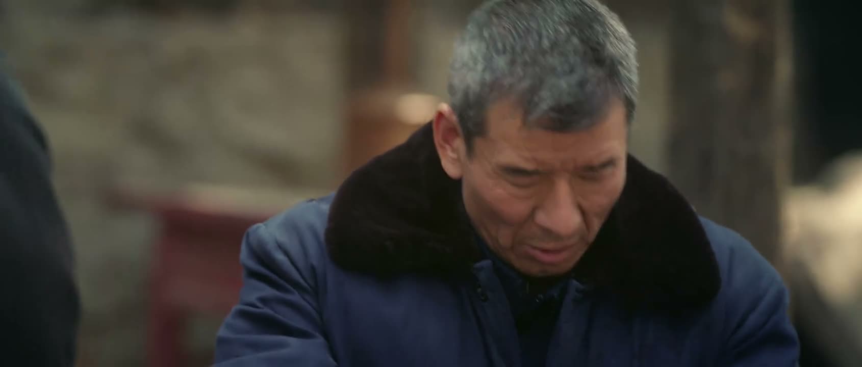 这𪨊人又躲起来了
