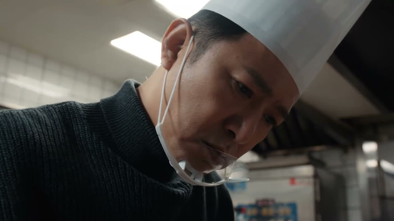你现在堂堂正正地回去做法务