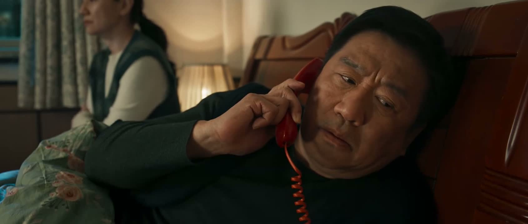 让我们开会一起碰一下