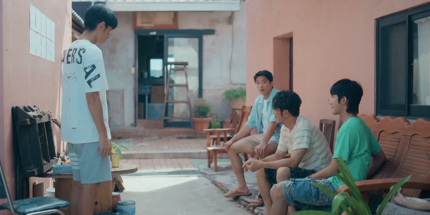 你房间另外一张床就给他睡