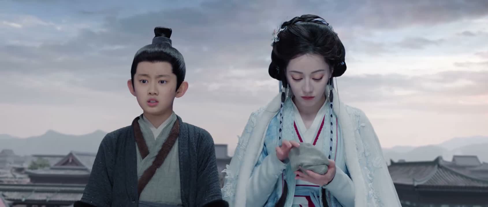 而且长得也很凶