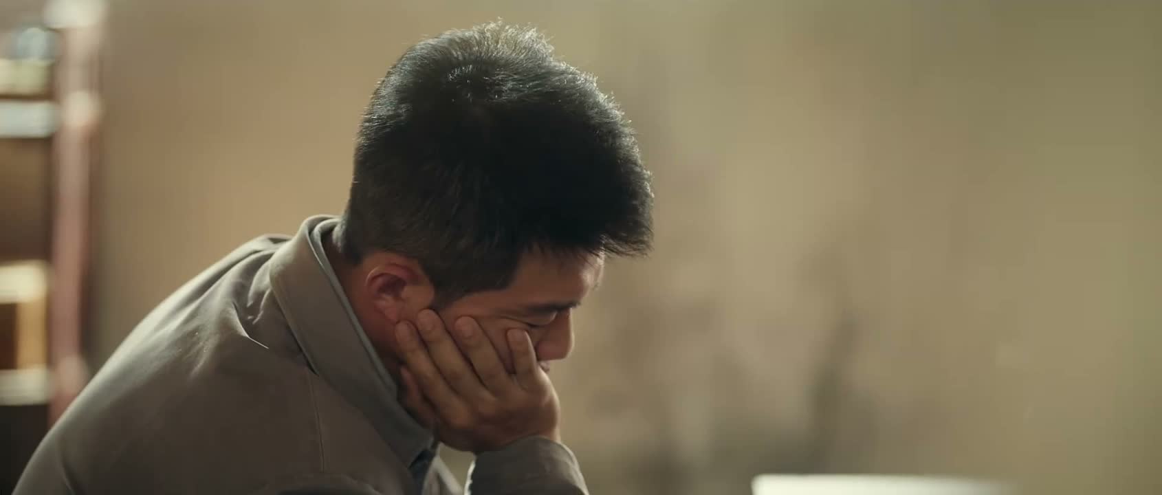 你咋那么多事 碰着我了