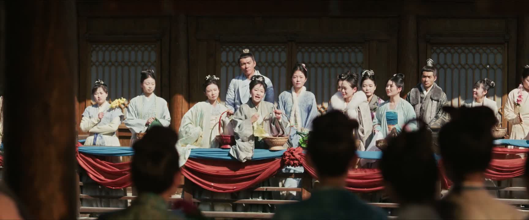 我们哥哥英武非凡
