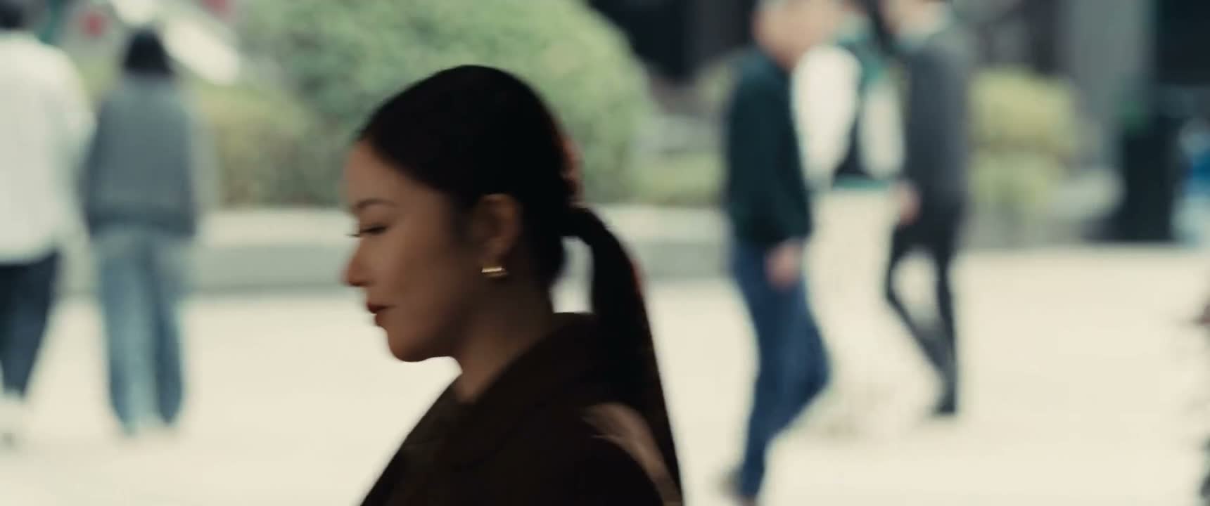 聊什么呢 那么热火朝天的