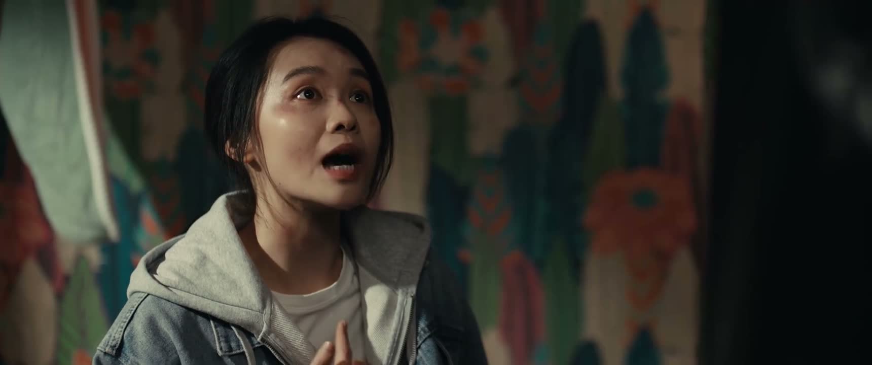 他掐着我脖子我都快窒息了 我才还手的