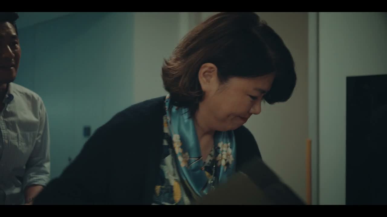 茶都凉了 我再帮你冲一壶好不好?