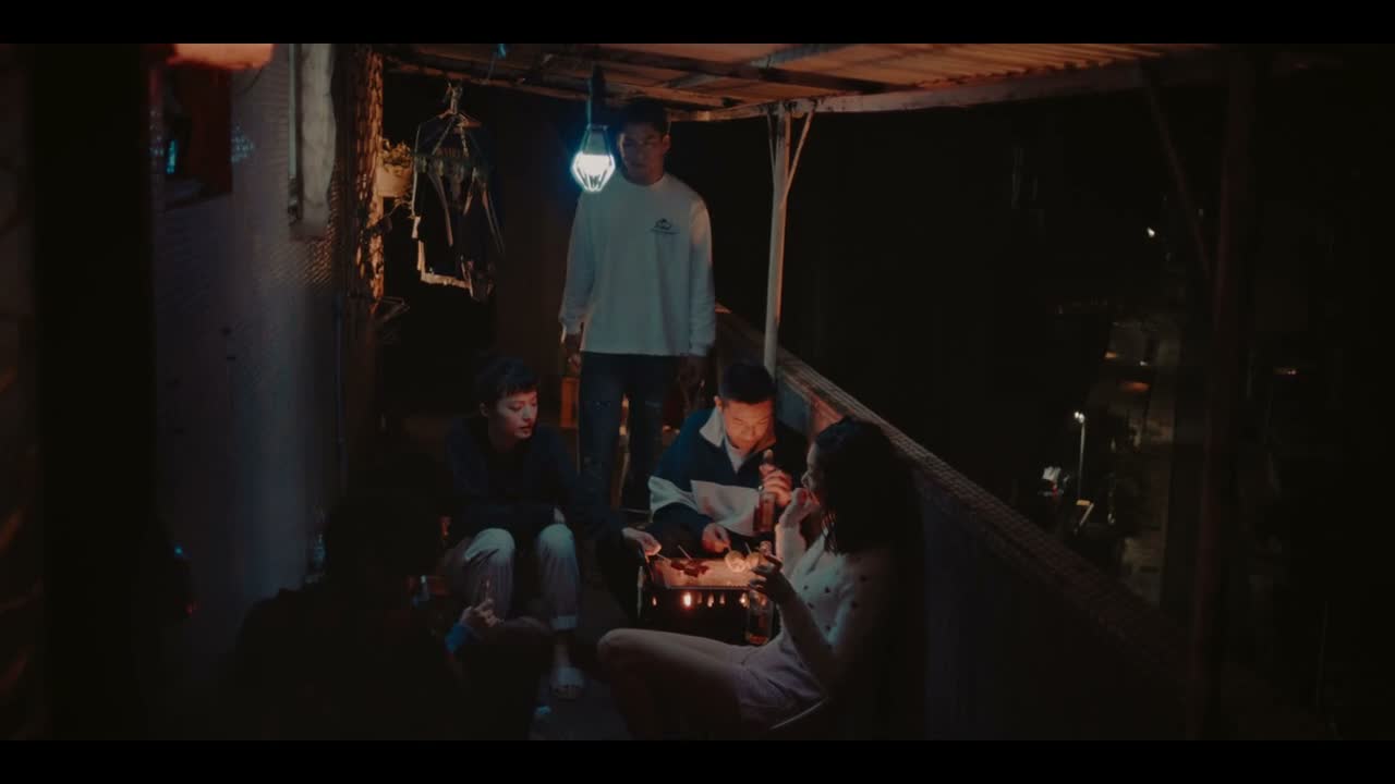 妈的 你们两个孬种