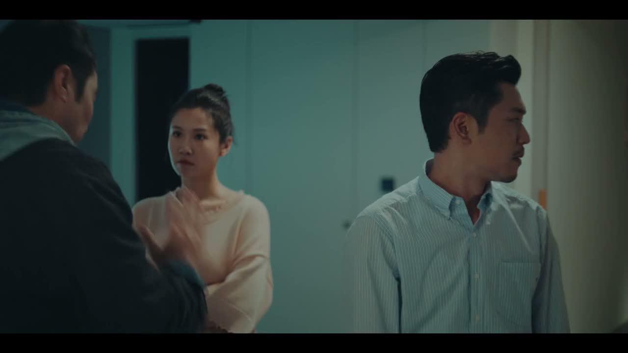 他很怕 他什么都不敢说