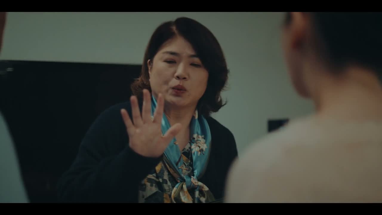 我是建议你们夫妻俩先坐下来