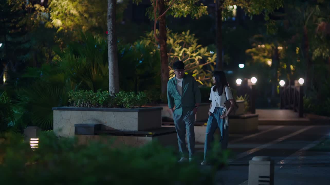 她长得还没你好看呢
