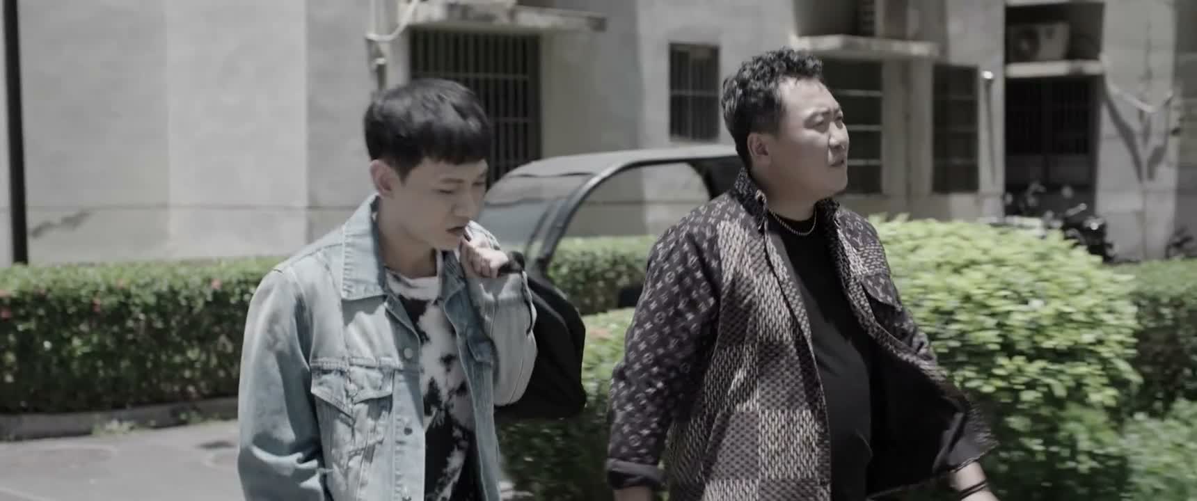 不开门就把门撬开