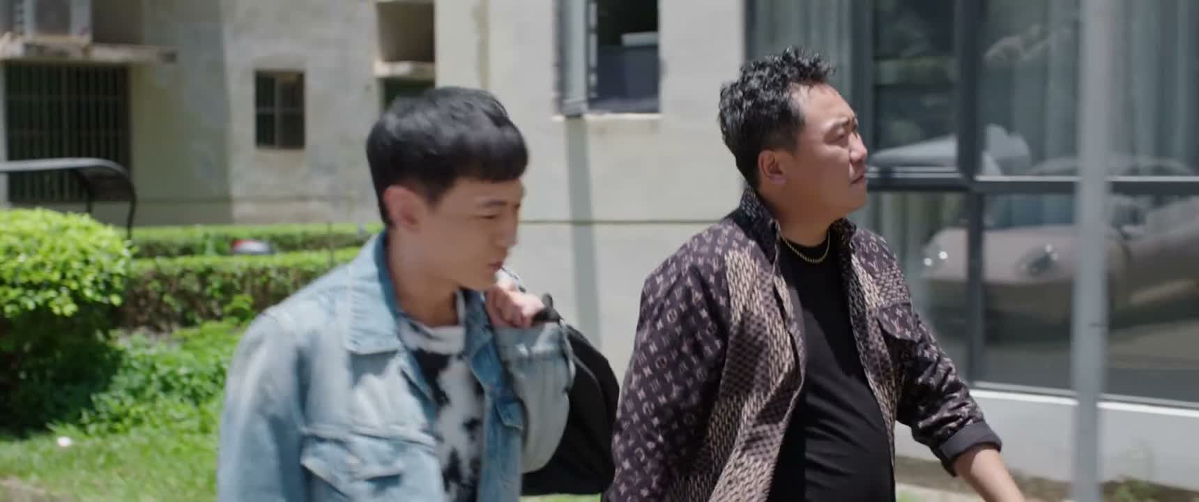 不是 哥 他 赵黑子他认识我呀