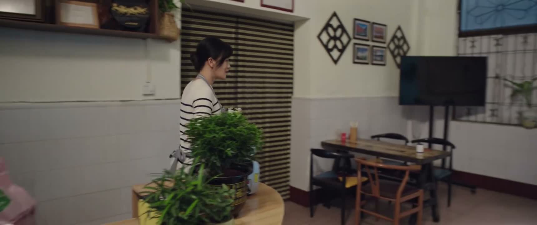 畅畅 写差不多了吧 一会儿想吃啥跟阿姨说啊