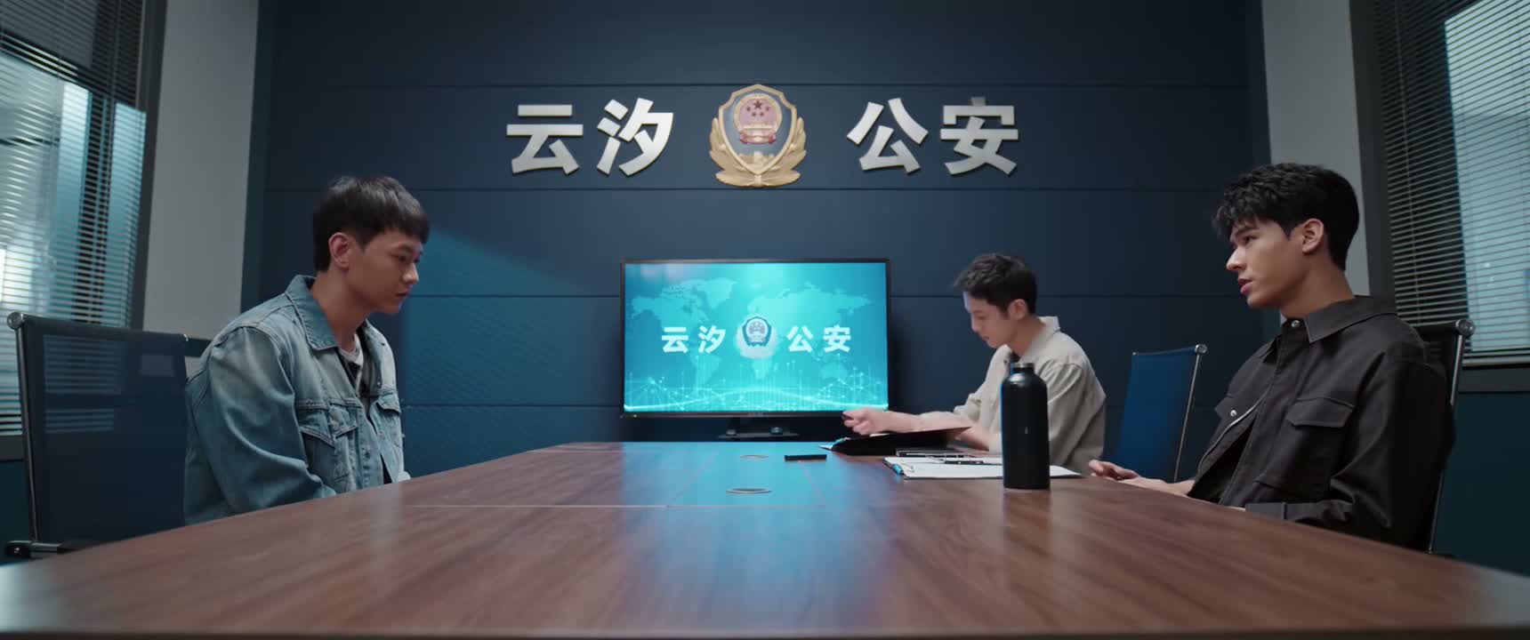 希望你能配合我们工作