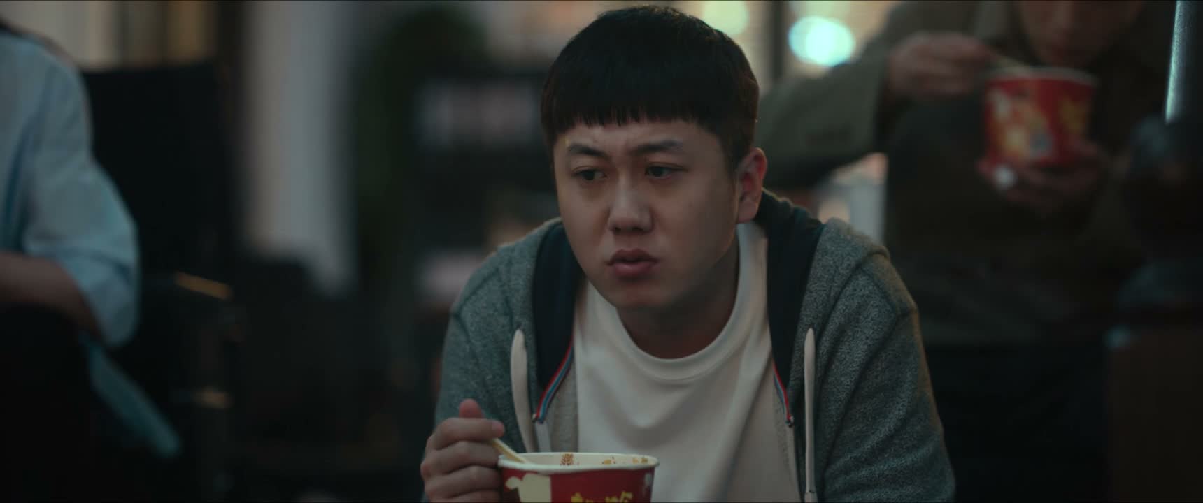 最可疑的还是那家麻辣烫