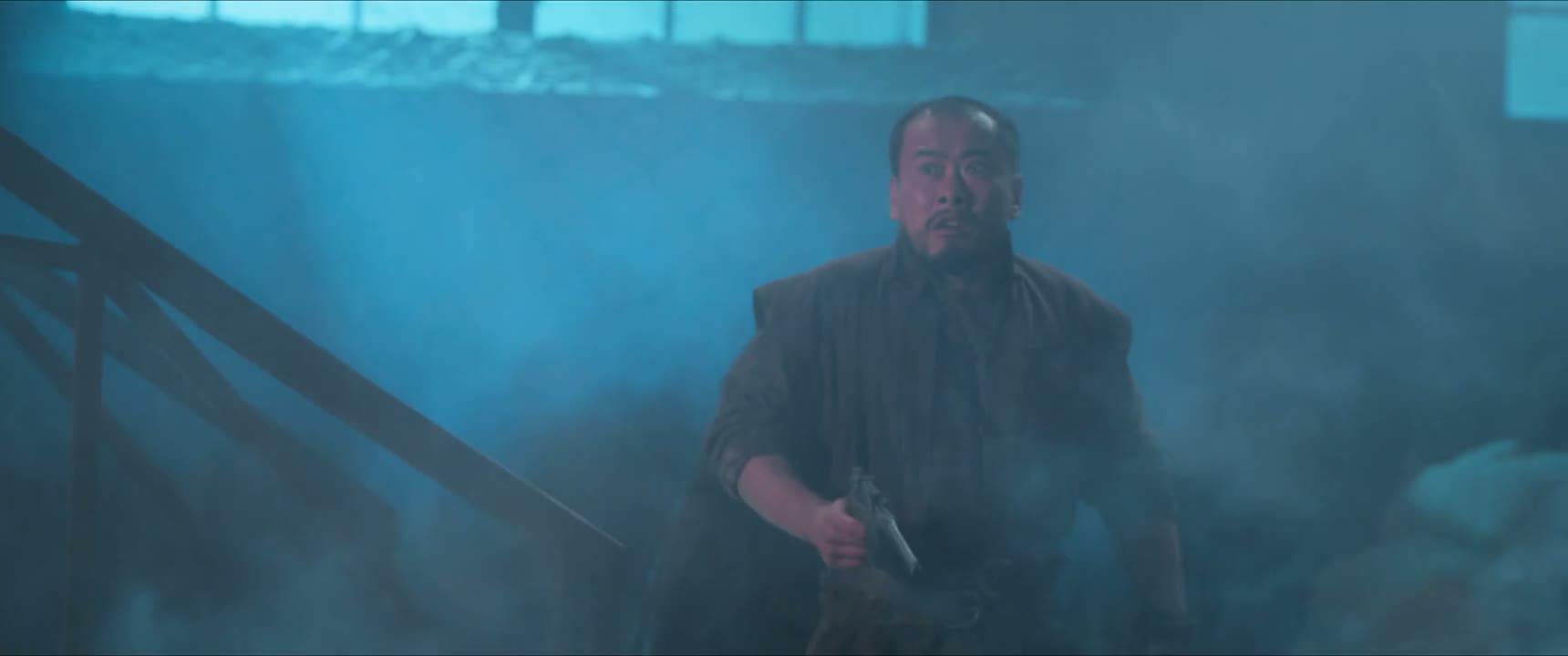 人呢 快找 别让他跑了