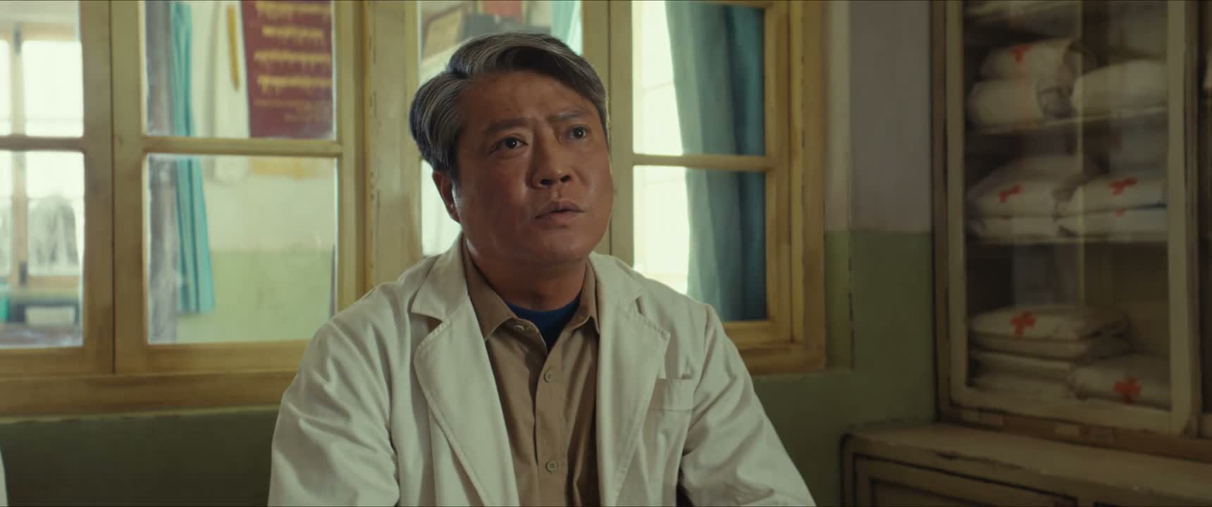 你什么态度啊 坐下