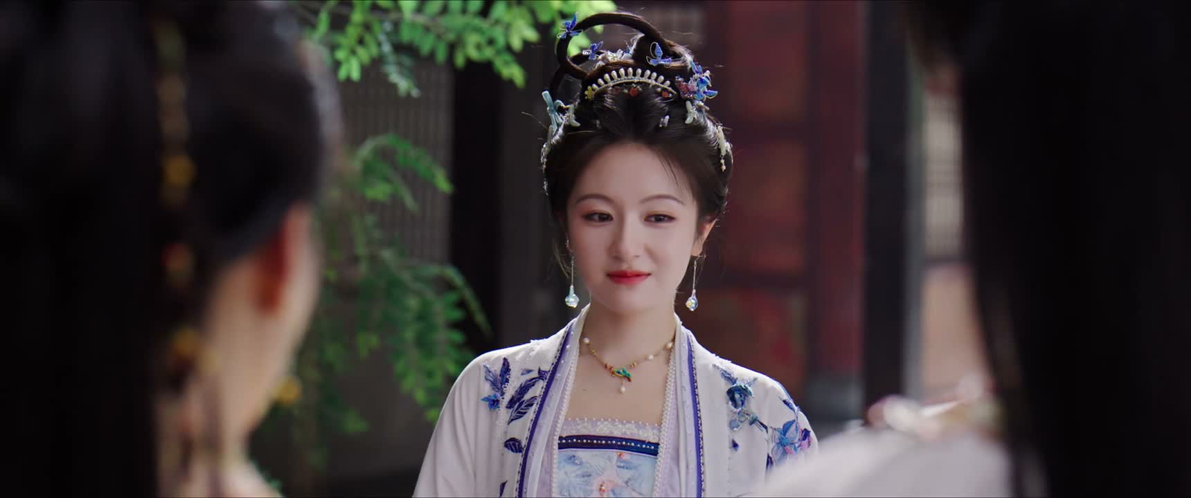 你对那里的事倒真挺熟的