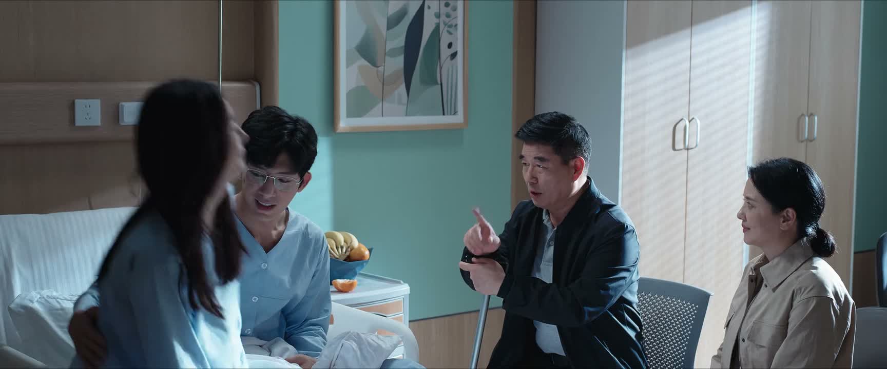 我批评她 你还护着她