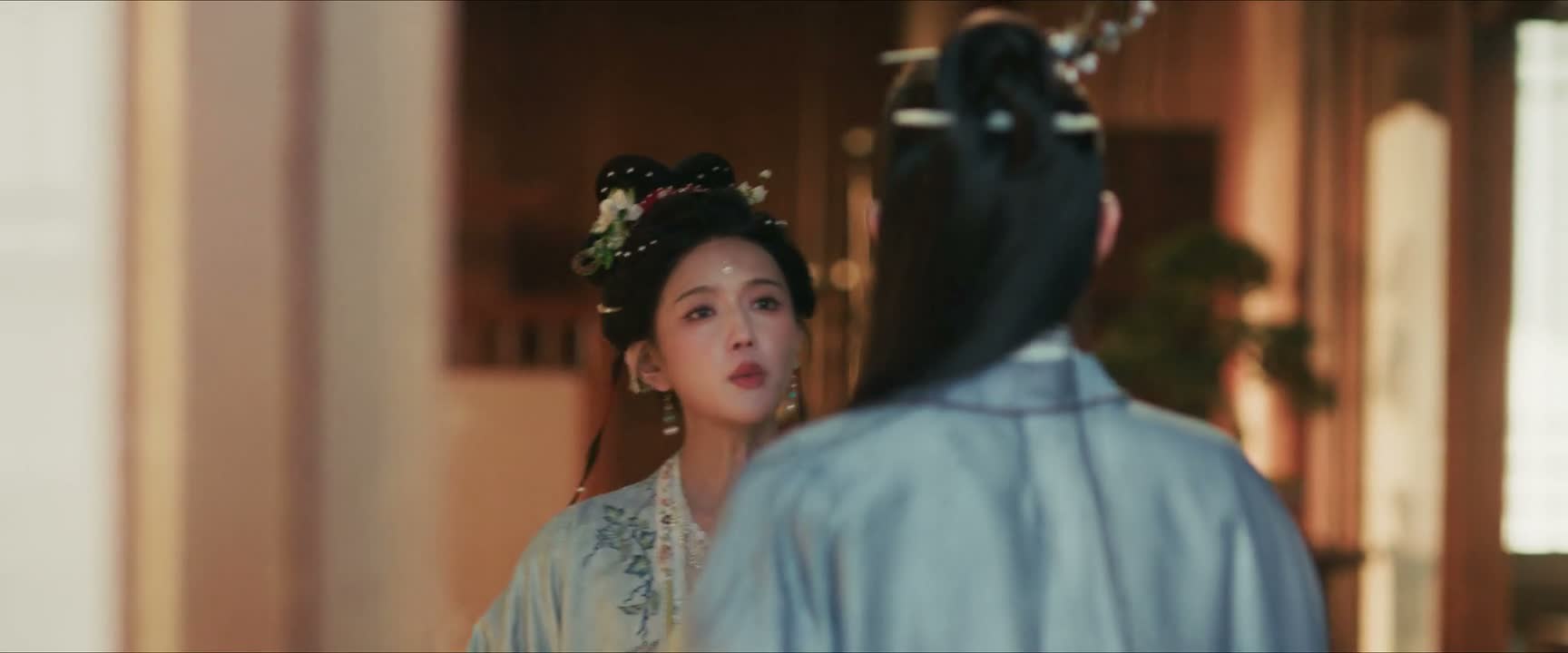 本宫不仅对他无意