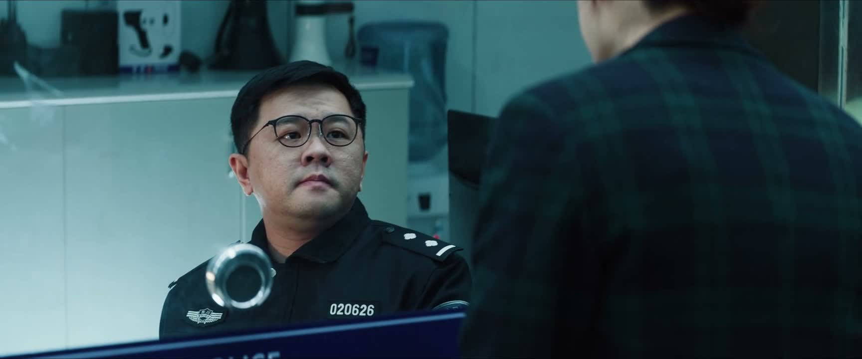 他在这个事情上撒谎