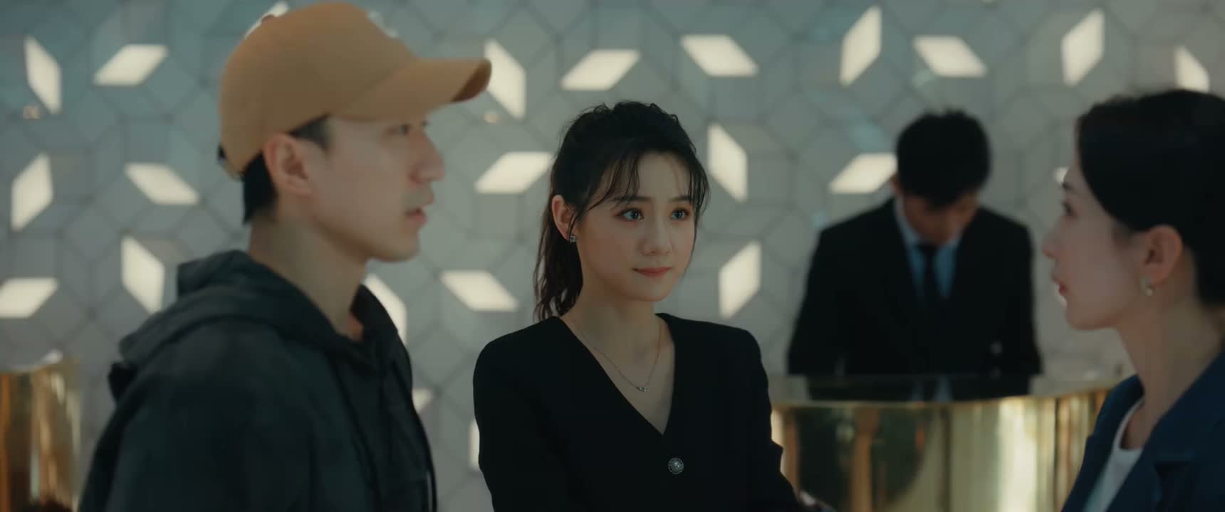 老大要不然 你先回去休息一会儿