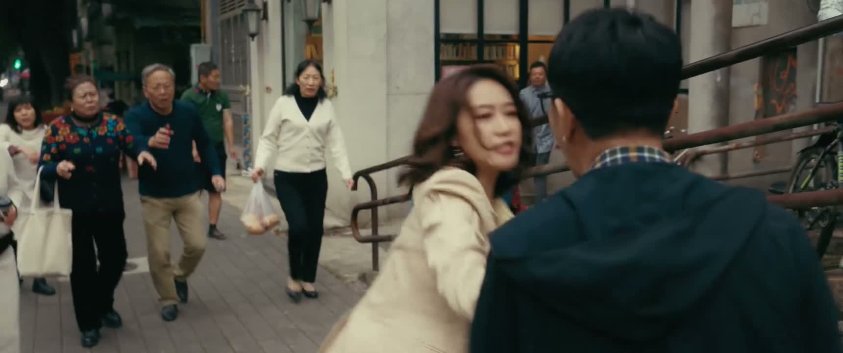 你不嫌难看哪 走 你走 妈 你给我站住