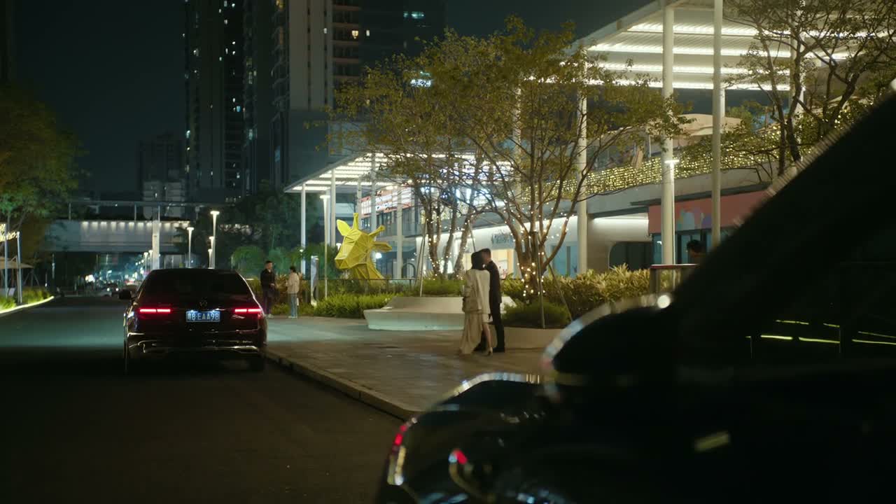 你还真得多担待着点