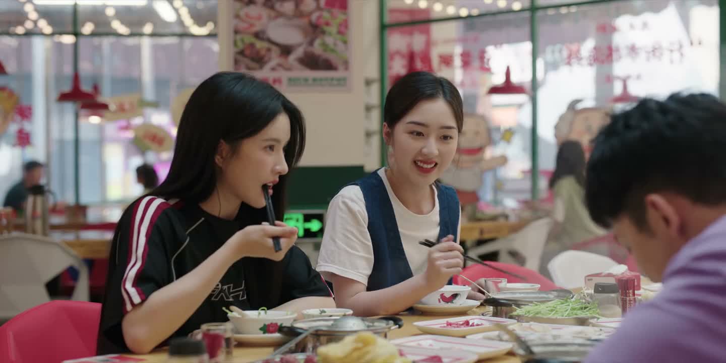 你看这一直吃东西也不怎么说话