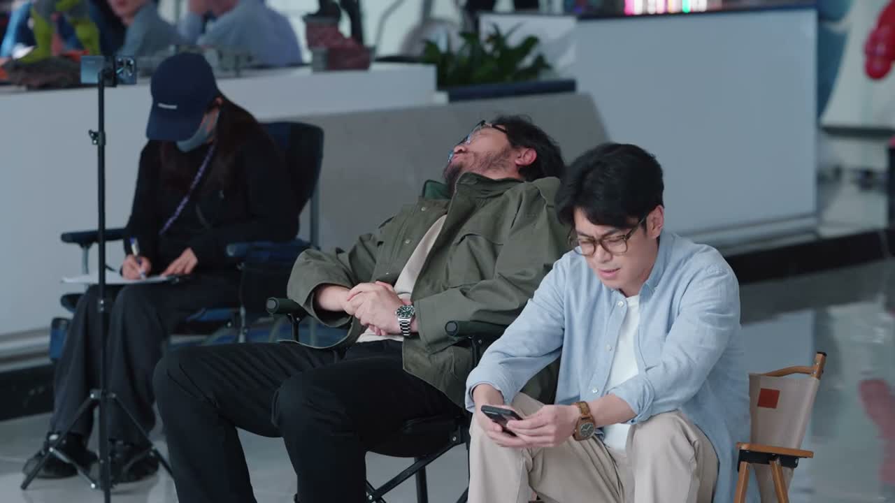 跟裴总汇报一下吧