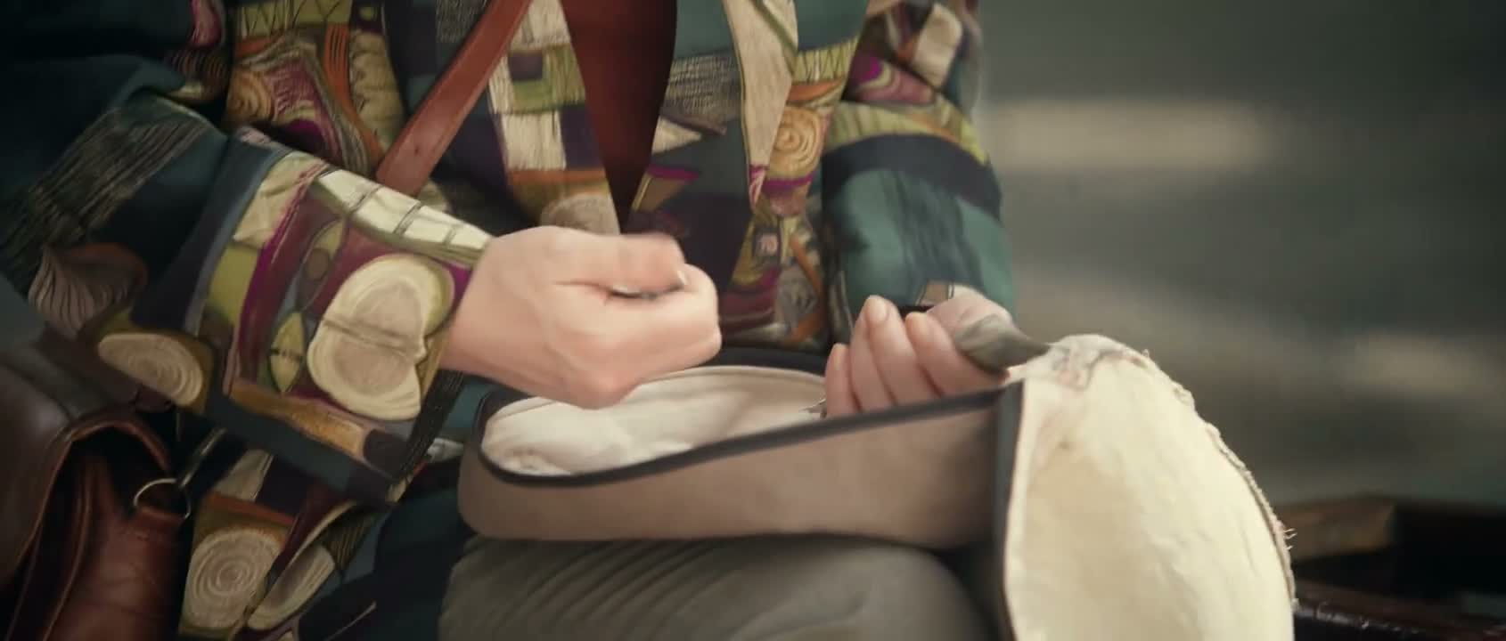 还真把咱当卖唱的了