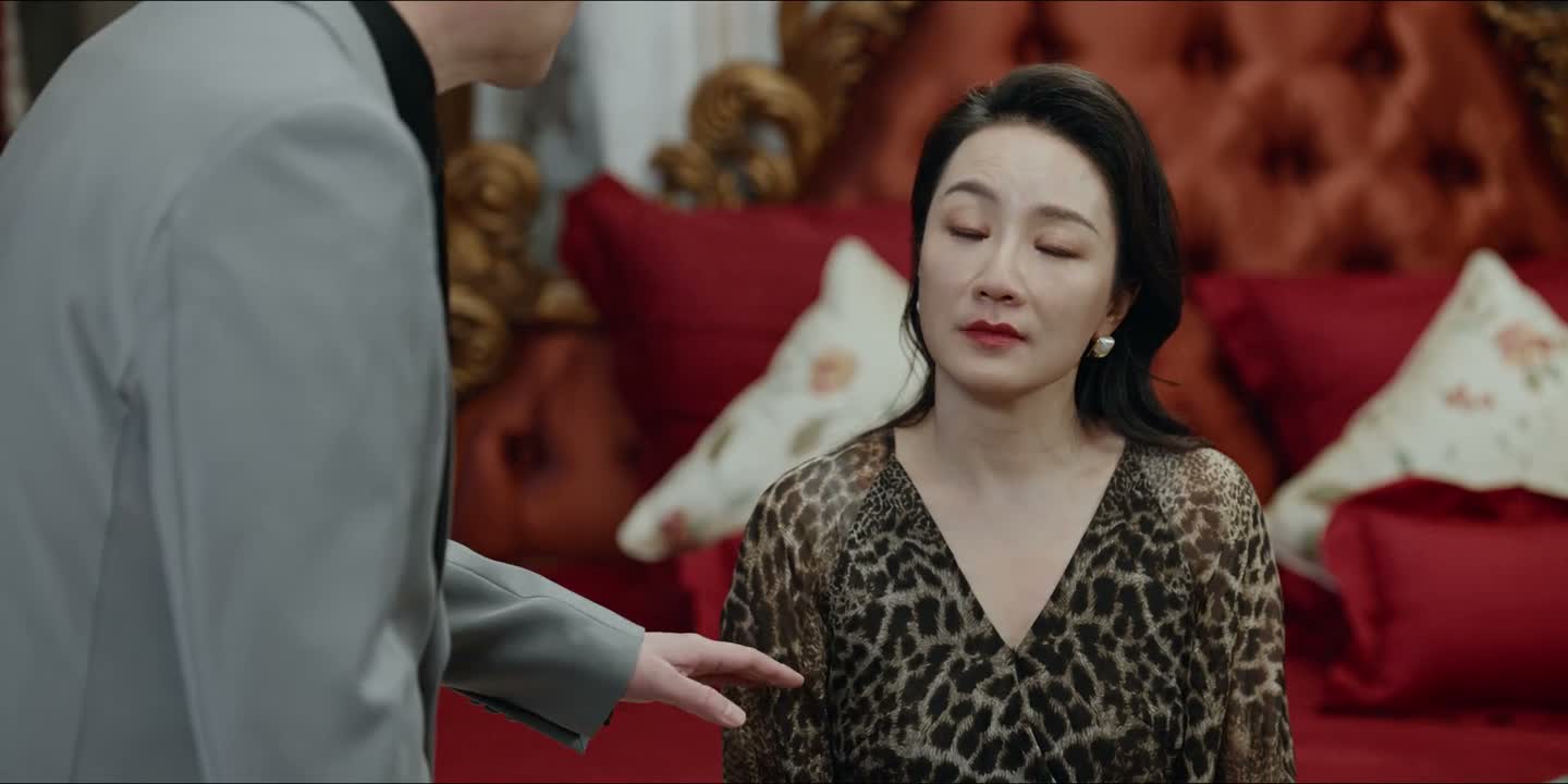 这事办不成也有她替我背锅