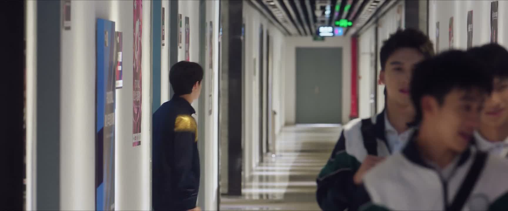 这休息室也太高级了 我更紧张了