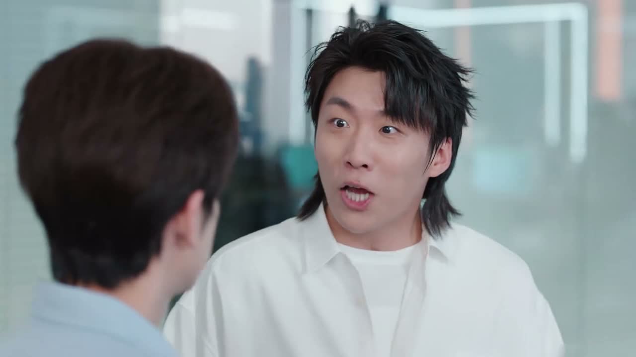 谦儿 你回来了 你怎么不跟我们说一声