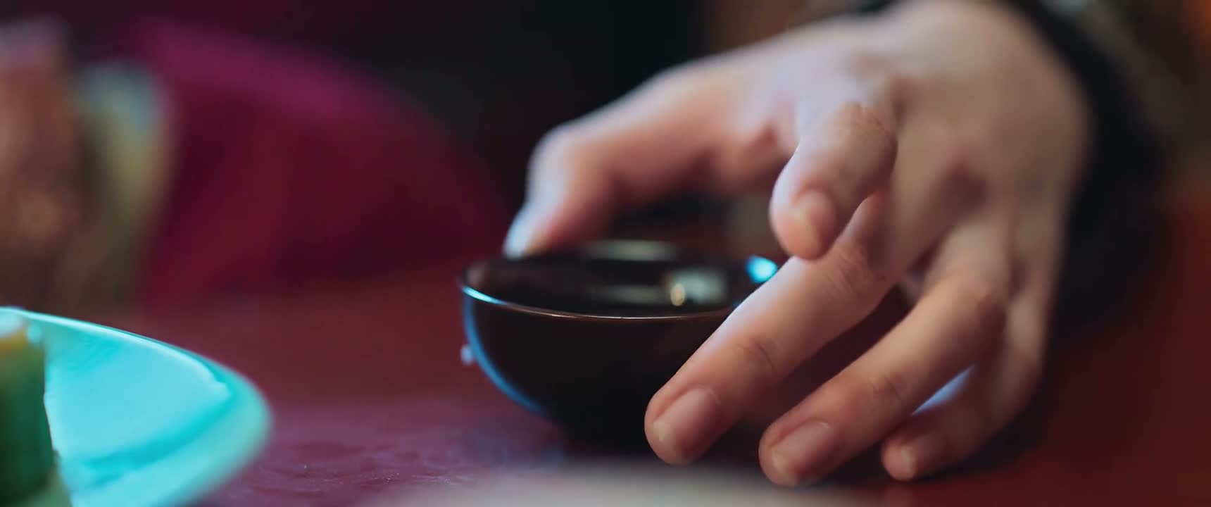 被安郡王按死了