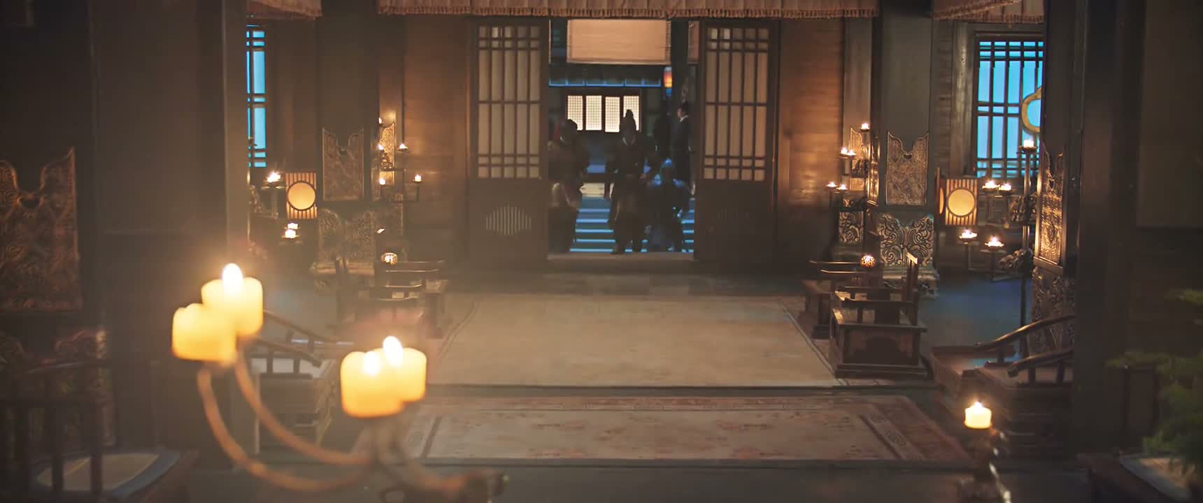 我们几人逃到刺史府以后