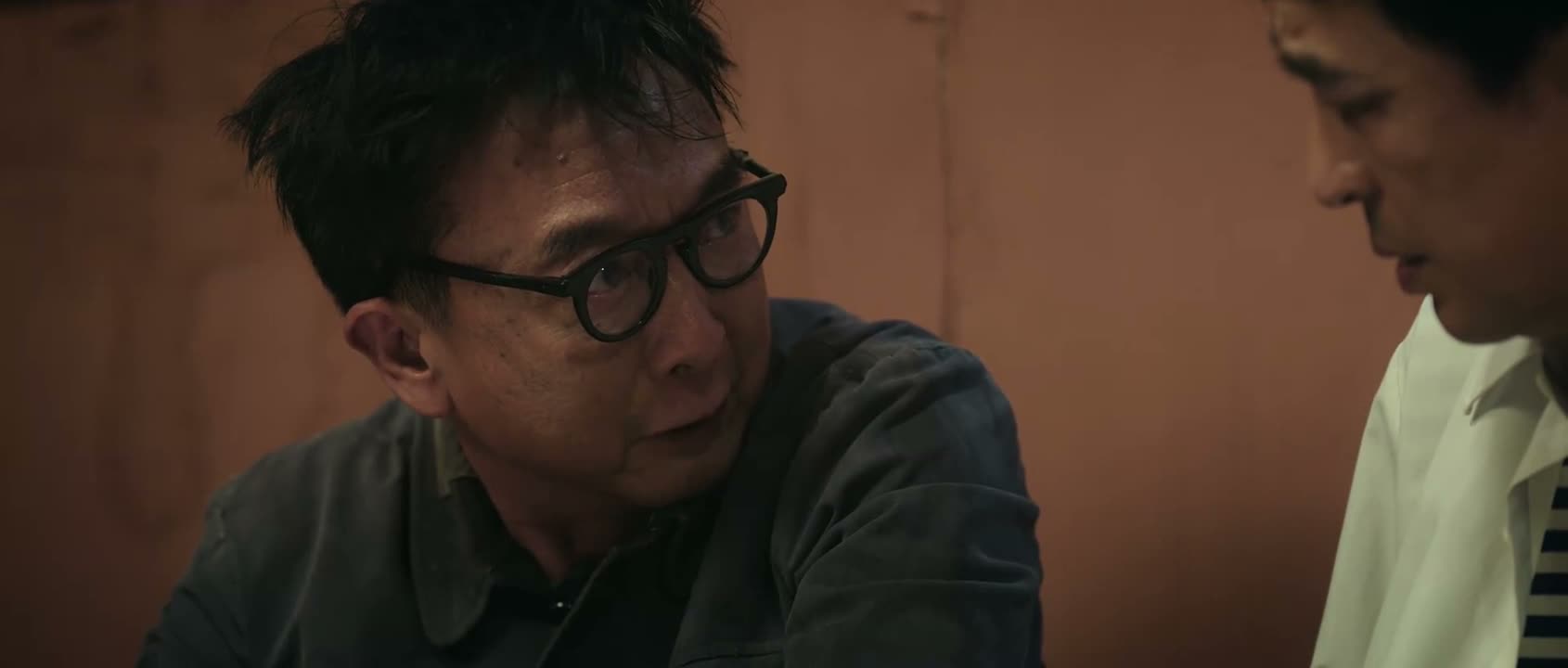 结果摔到山底下去了